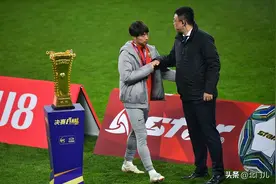 武磊重返第2周，29岁好友却爆冷离队：上港5场国脚降级，远离中超图片