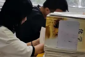 河南一姐姐是弟弟高中班主任，弟弟请假被拒眼神亮了，引网友热议图片