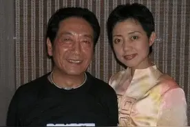 68岁老戏骨娶31岁小媳妇，婚姻之路坦荡荡，婚后第2年有了小闺女图片