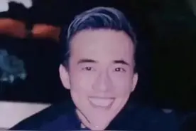 1997年。加代在诊所被人薅了羊毛，隔天叫上白小航一起收拾了对方图片