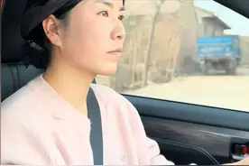 穆萨大姐车车第一次开车上路，遭老公各种吐槽，太泼人冷水了图片
