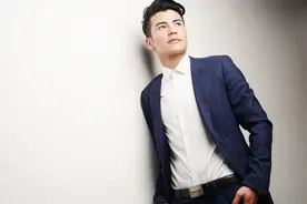 男人没有安全感的三种表现，第一种迷惑性大，总被女人误以为是爱图片