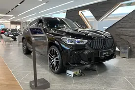 宝马X6价格最贵的车型，xDrive40i尊享型M运动套装，裸车接近97万图片