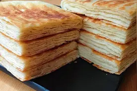 1斤面粉2勺盐，教你千层饼独特新做法，层次分明，凉了也不发硬图片