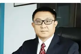 张核子弃公从商，从装修零售到核酸“大佬”，家庭背景真的普通吗图片