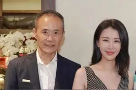 71岁的老牌富豪王石成功俘获白富美芳心原因图片