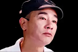 陈小春：身价上亿，也找不回被3000元卖掉的弟弟，成名背后有泪水图片