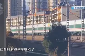 危险！断线风筝闯进了高铁接触网图片