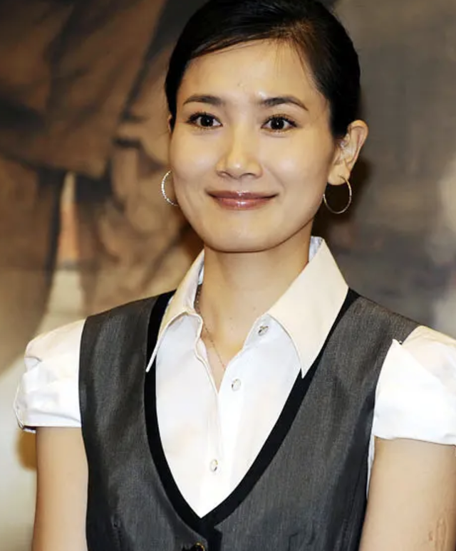 潘雨辰：与侯勇离婚后，独自抚养女儿，那段婚姻让她不堪回首