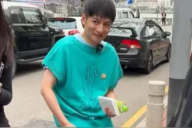 李维嘉澳门被偶遇 网友调侃称其“瘦得只剩鼻子了”图片