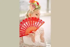 买的折叠纸扇坏掉了不用扔，只需用线线这样钩，分分钟惊艳到你！图片