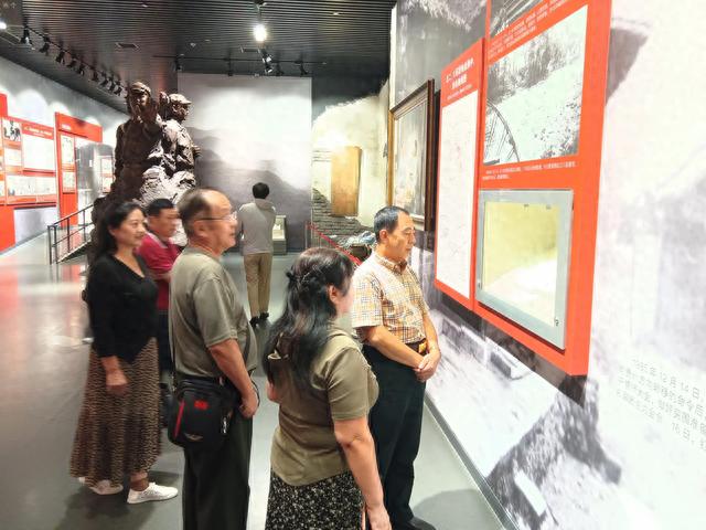 刘金享一行到中国工农红军第二方面军长征出发地纪念馆参观学习