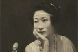 黄蕙兰：新婚夜精心打扮，丈夫却忙着工作，客厅沙发坐着4个秘书图片