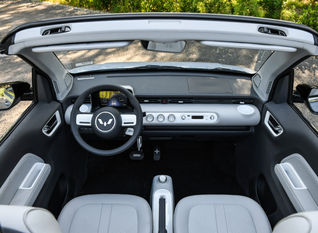 预售3天订单破10万，最便宜敞篷车五菱宏光MINI EV有何魅力？