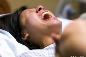 为什么动物分娩后代那么轻松，人类生孩子却疼得撕心裂肺？图片