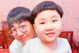 同样是郭德纲基因，把前妻儿子和现任儿子一对比，差别就出来了图片