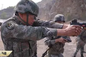 我军在手枪上安装微型红点瞄镜？国外已有实战，比机瞄效果倍增图片