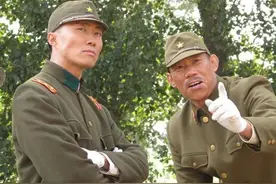 《亮剑》剧组有多穷，唐国强拒演，司机救场意外走红图片
