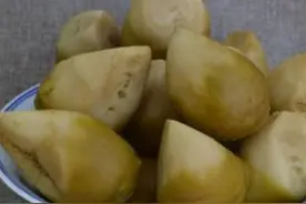为啥过去的老人经常吃白粥、咸菜，却很少患癌？原因你很难反驳图片