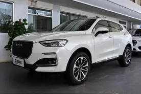 销量表现平淡，自动头灯，红色内饰，实拍哈弗F5图片