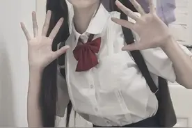 JK少女 | 黑丝学姐白丝学妹？图片