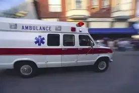 延误救护车行程 儋州一物业保安被行政处罚图片