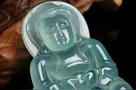 都说“闭眼翡翠观音不兴戴”，这个说法是真的吗？图片