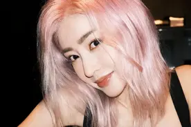 姐姐们为宣传《乘风》拼了！杨幂忙着热评，张天爱拉来绯闻男友图片