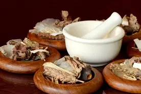 3种中药已被《国家药典》禁用，有肾毒性还致癌，别再认为是好药图片