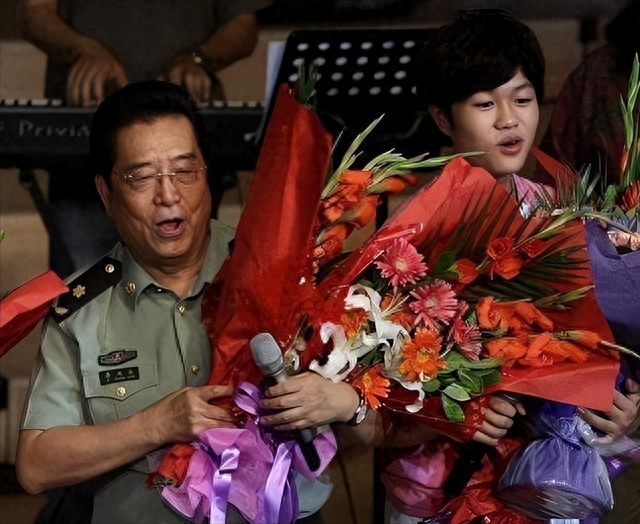 李天一被维也纳学院录取，李双江举家移民美国，婴儿用品惹争议！