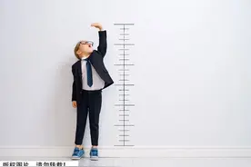 这些因素或引起“性早熟”！当孩子有这几种表现，家长要注意了图片