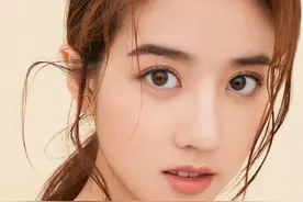 优雅甜美，身姿曼妙的李凯馨，魅力无限的写真照图片