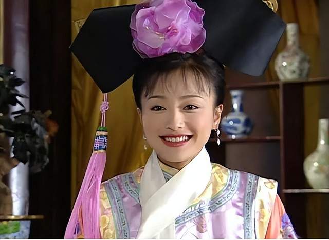 早在2002年,秦岚就因为出演《还珠格格第三部:天上人间》中知画一角而