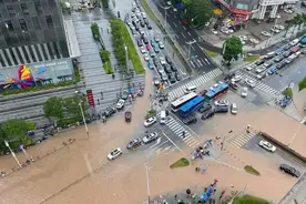 三问龙华壹方城被水淹数小时，闹市区何以至此？图片