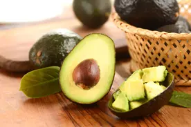 壹邦小知识：牛油果熟不熟怎么看 牛油果对身体有什么好处图片