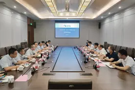 岳阳市国资委主任白锁铭带领岳阳路桥相关负责人到邢台交建集团考察交流图片