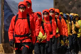 冲锋衣，不建议买这3个网红品牌！听着洋气，实则智商税，太坑人图片