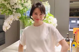 四五十岁的女人，还是T恤更实穿，记住“4穿4不穿”，时髦减龄图片