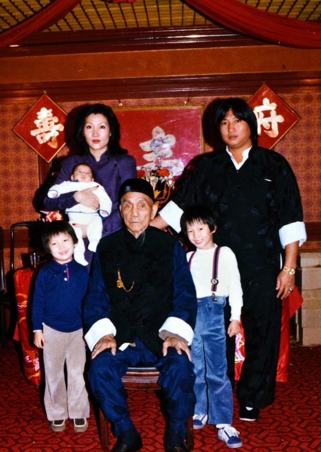 美貌不输女明星,如今35岁仍单身(洪金宝的儿子和女儿照片) - 冷求网