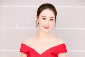 王乐君，典雅精致的柔情美女，成熟稳重的气息，太迷人啦图片