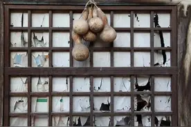 捅破窗户纸图片