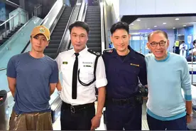 41岁谢霆锋胸肌若隐若现，肩宽腰细腿也长，网友：说他30我都信图片