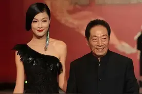 演员饶芯语：结婚9年丈夫77岁了，她的婚姻真的幸福吗图片