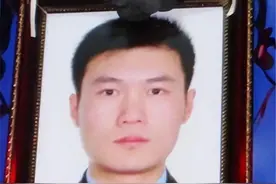 安徽23岁警察舍命救18名复旦学生，却救出“十八驴”，都是白眼狼图片