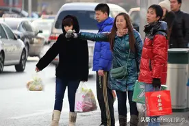 春节期间走亲戚，和过去相比，已经“变了味”图片