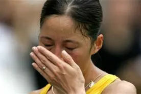 “孤独”的奥运冠军王丽萍：夺冠后，没有国旗披身，空手绕场庆祝图片