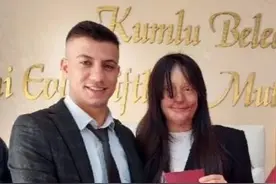 土耳其20岁女子遭男友泼酸毁容，却在对方出狱后，同意求婚领证了图片