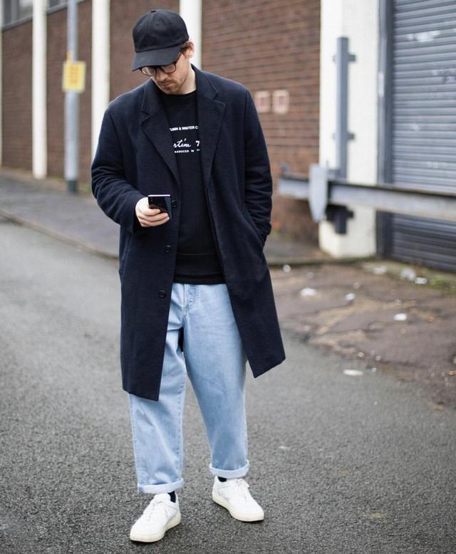 真离不开这双"小白鞋"!多种款式齐现,每种风格都很抢镜