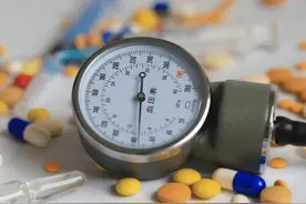 天天吃降压药的人要注意，140/90不再是降压标准！知晓后再吃不迟图片