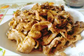 干炸平蘑菇，营养丰富，富有人体必需氨基酸，矿物质，维生素等图片